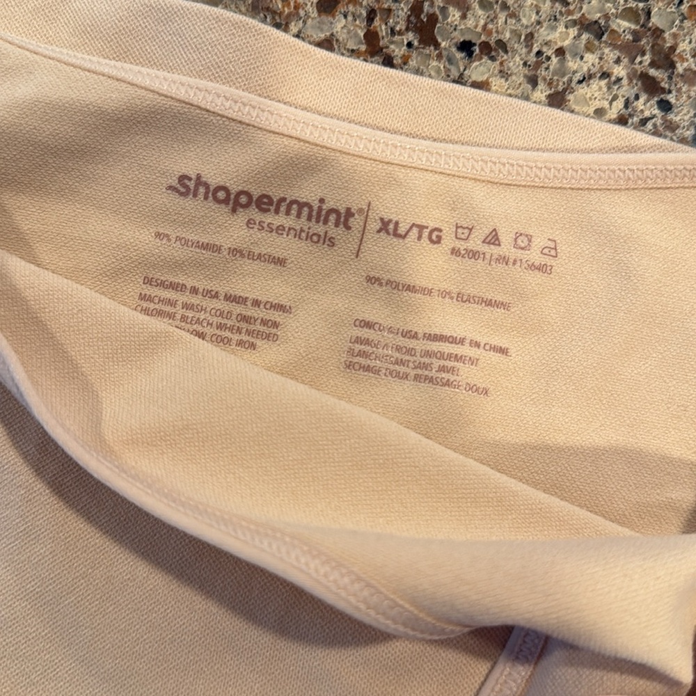 Shapermint Essentials All Day Every Day Scoop Neck Cami - Picture 2 of 5